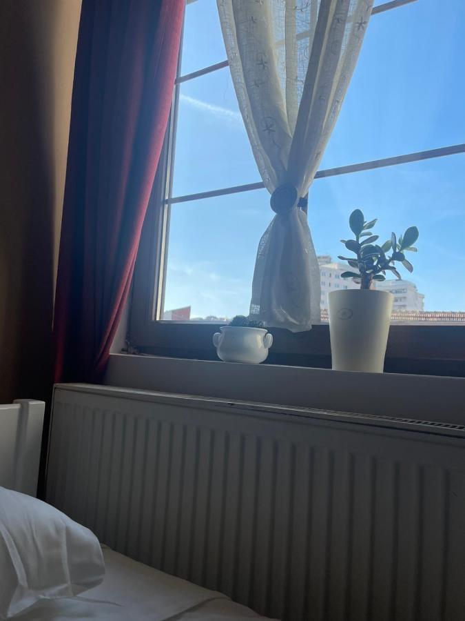 Guesthouse 12A Pristina Buitenkant foto
